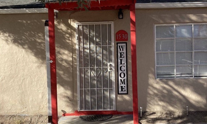 Las Cruces House | Cozy and Modern Home w/King Bed and more!