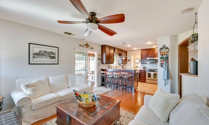 San Ysidro House | Cozy and quiet 6-bedroom retreat close to outlet mall shopping and more!