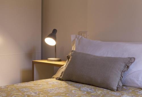 Rione VIII Sant'Eustachio Apartment | Cozy apartment in via degli Spagnoli - FromHometoRome