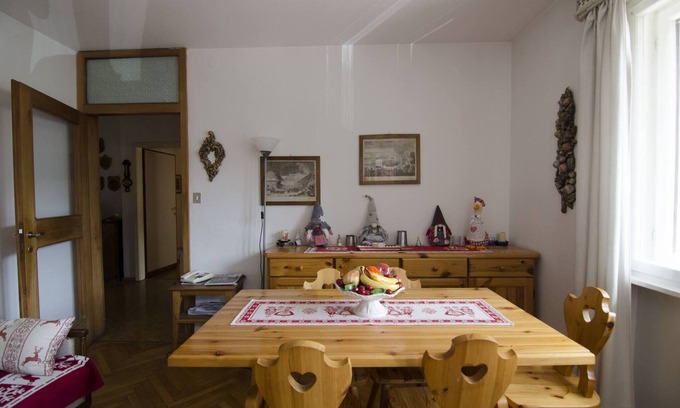 Cortina d'Ampezzo Historic Centre Apartment | Cozy apartment in Corso Italia