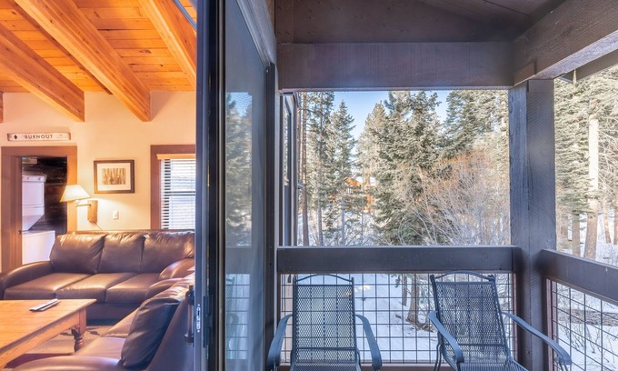 Truckee Condo | Cozy Aspen Grove 2 bed 2 bath by RedAwning Save 10% on 3 Nights, 15% on 5 Nights!