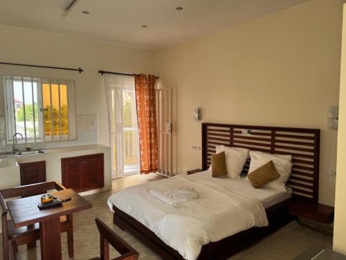 Kribi Apartment | Cozy Beach Studio with Kitchen by Casa