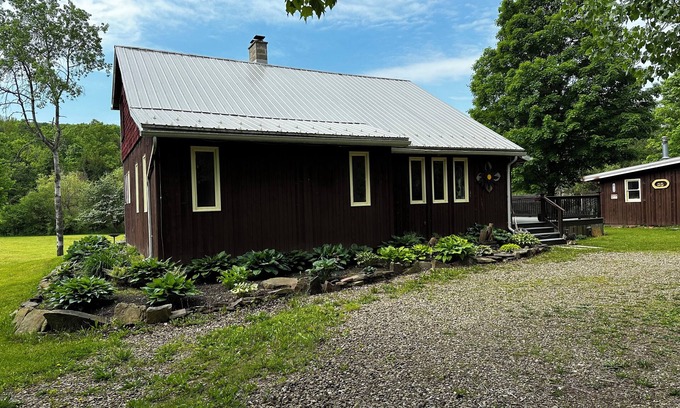 Scio House | Cozy Beautiful cottage home, w/hot tub and pet friendly