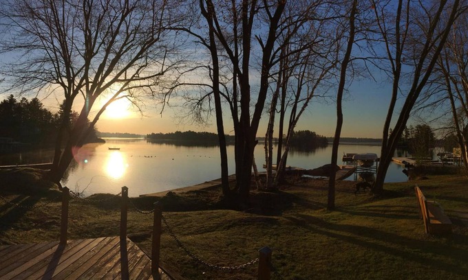 Gravenhurst Cottage | Cozy By the Docks, Waterfront Rental - Kahshe Lake - Muskoka