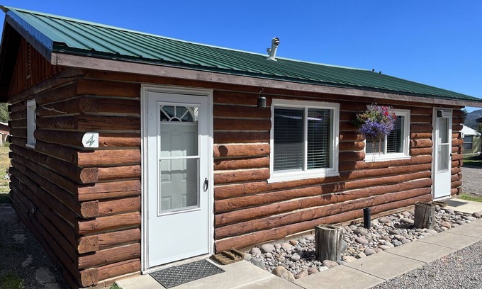 South Fork Cabin | Cozy cabin #4 in mountains near Rio Grande River