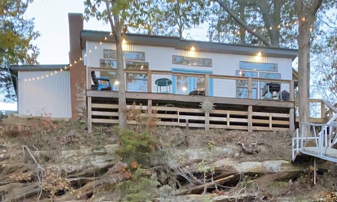 Crane Hill House | Cozy Cabin on the Bluff with the best view on Lewis Smith Lake