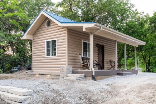 Miller Beach House | Cozy Cabin w Loft Grill Fire Pit