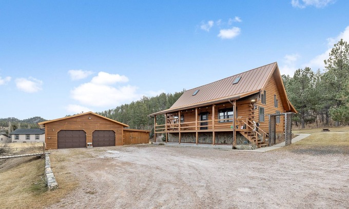 Hill City House | Cozy Cabin with Views