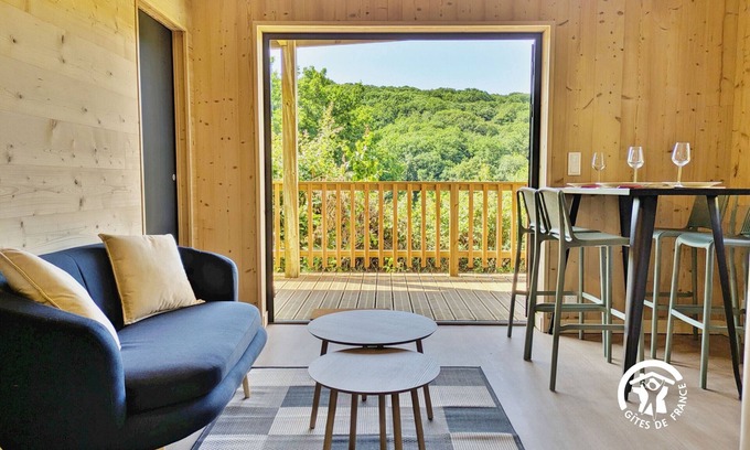 Saint-Berthevin Cottage | Cozy chalet near Laval, 4 pers., pets allowed