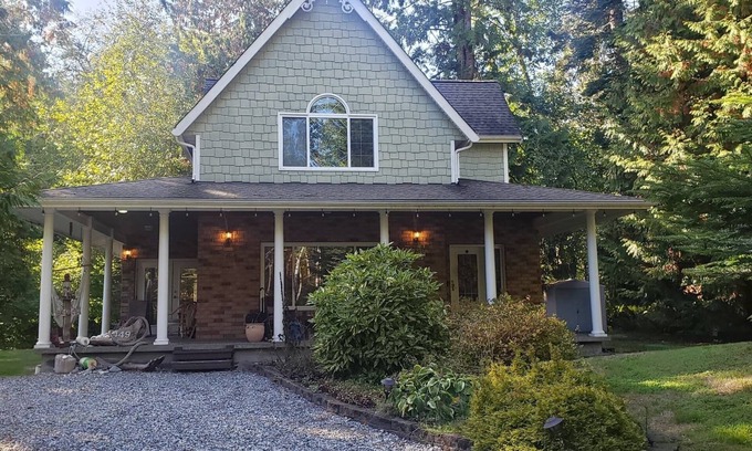 Point Roberts Cottage | Cozy Classy Country Cottage