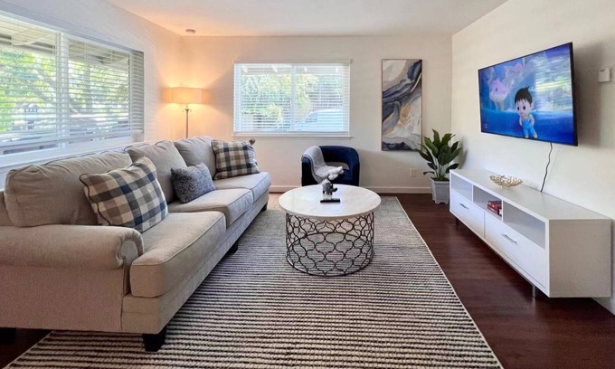 Lafayette Apartment | Cozy & convenient 2B1b, center of Lafayette