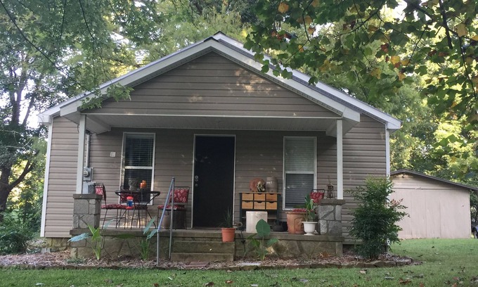 Batesville Cottage | COZY COUNTRY COTTAGE