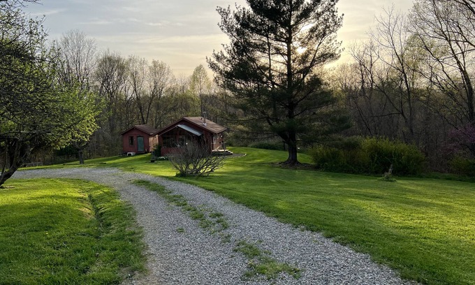 Athens Cabin | Cozy County Cabin in the woods
