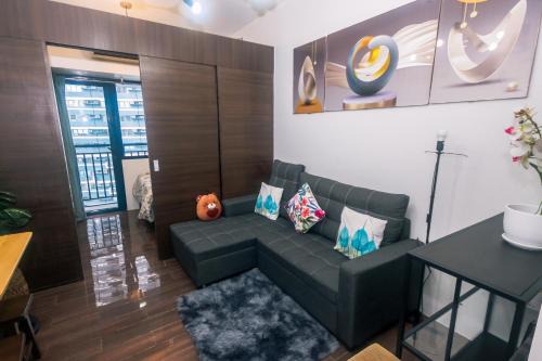 San Antonio Apartment | Cozy Crash Pad A Laughter Friendly Makati 2270 Gym swim park 300 mbps