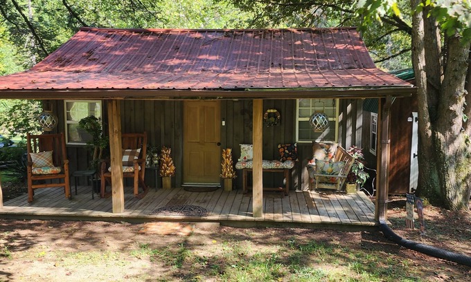Vonore Cabin | Cozy & Creekside-Rustic Elegance Meets Adventure-Citico Creek