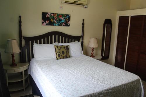 Kingston Apartment | Cozy Deluxe 2BR Kensington New Kingston