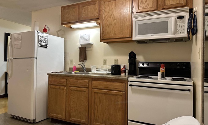 Downtown Pittsburgh Apartment | Cozy Downtown Apartment TV Walk Everywhere
