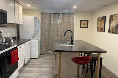 Niagara Falls House | Cozy Entire 2 Bedroom Home Close to River (USA)