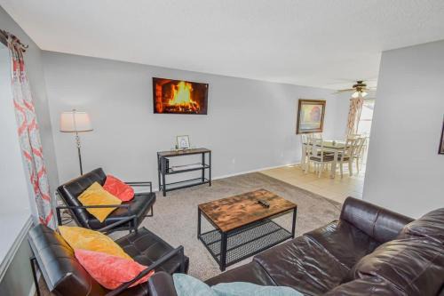 Aurora House | Cozy Family Home with Large Yard near Quincy reservoir