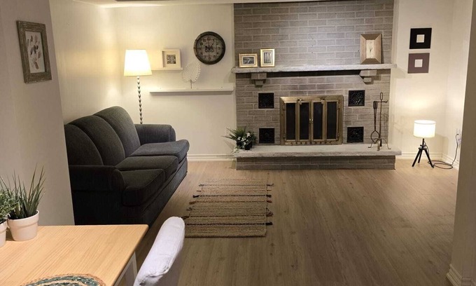 Markham House | Cozy Full Basement in a nice area, separate entry