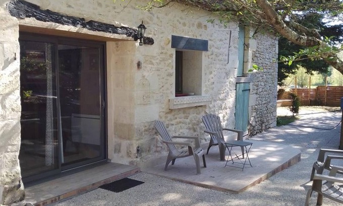 Faverolles-sur-Cher Cottage | Cozy Gite with Private Heated Pool near Beauval Zoo and Chenonceau Castle