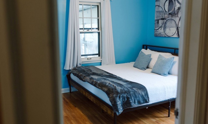 Nokomis House | Cozy Historic Home. King Beds. Keyless Entry. Free W/D.