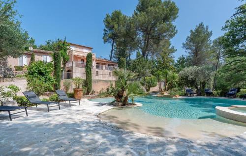 Saint-Maximin-la-Sainte-Baume House | Cozy Home In Saint-Maximin-La-Sainte-Baume