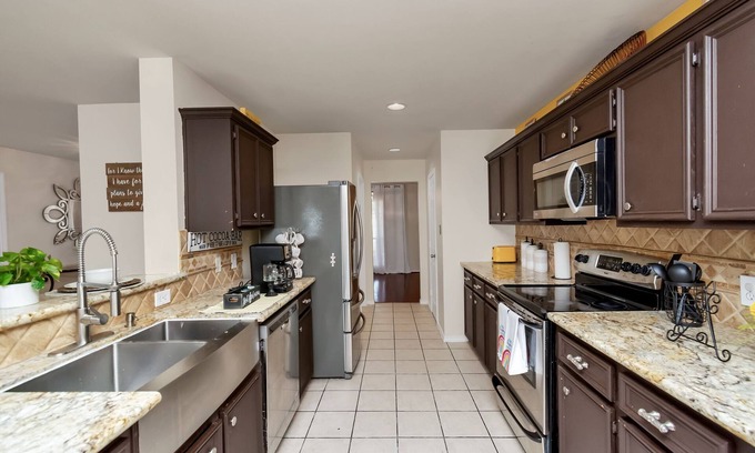 Clodine House | Cozy home away from home4 bedroom suburban retreat