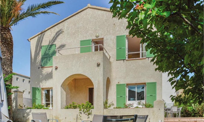 Algajola House | Cozy Home In Algajola With Kitchen