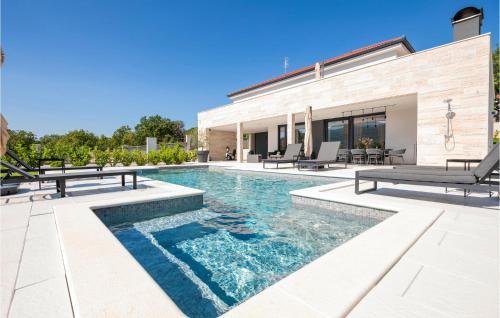 Velika Cista House | Cozy Home In Cista Velika With Sauna