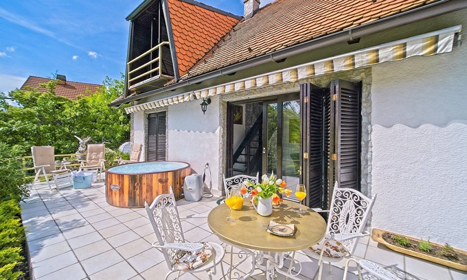 Duga Resa House | Cozy home in Donji Zvecaj with kitchen