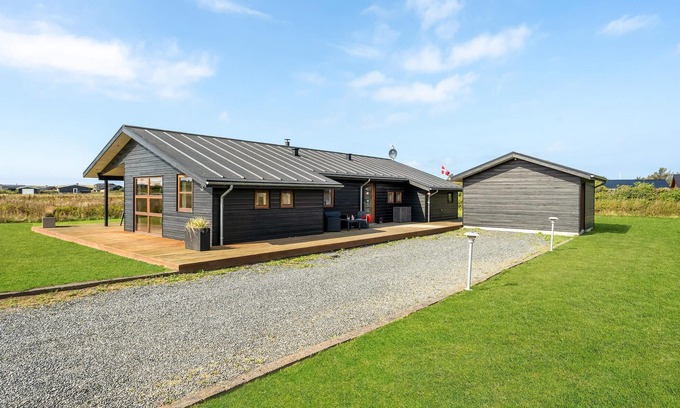 Nr. Lyngby House | Cozy home in Løkken with sauna