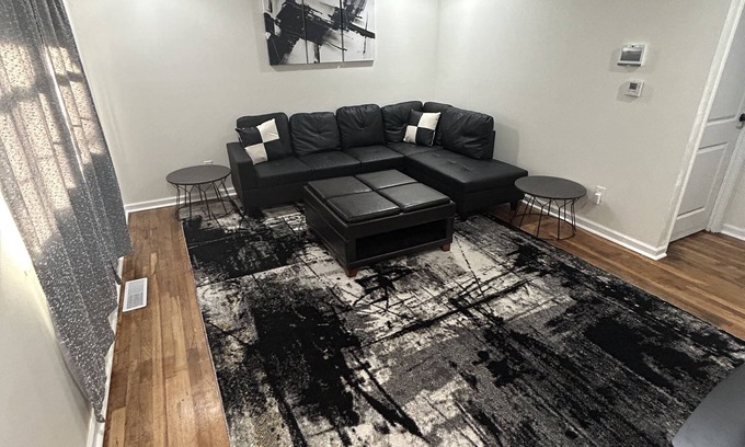 Columbus House | Cozy home near Downtown Columbus