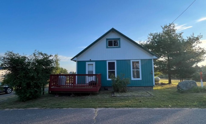 Trout Creek House | Cozy Home next to Snow/Atv Trails, Bond Falls & Ottawa National Forest!