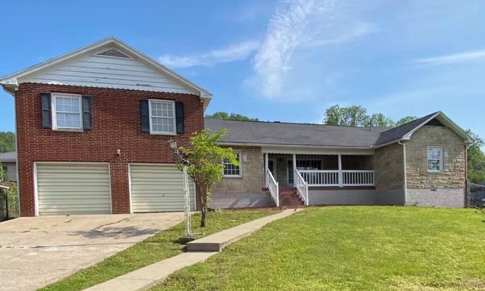 Betsy Layne House | Cozy Home Place at Pikeville