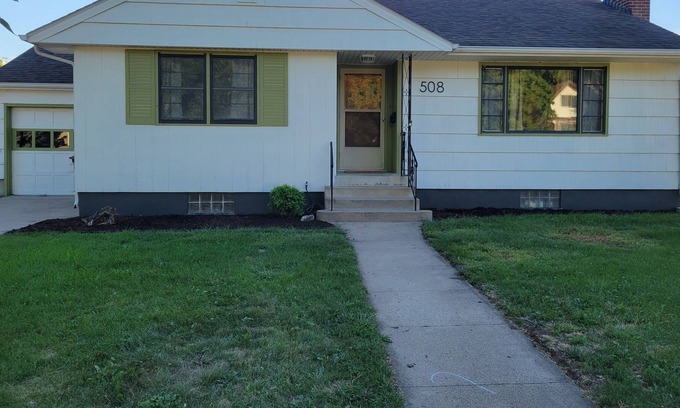 Brookings House | Cozy home with large backyard located 2 blocks from downtown