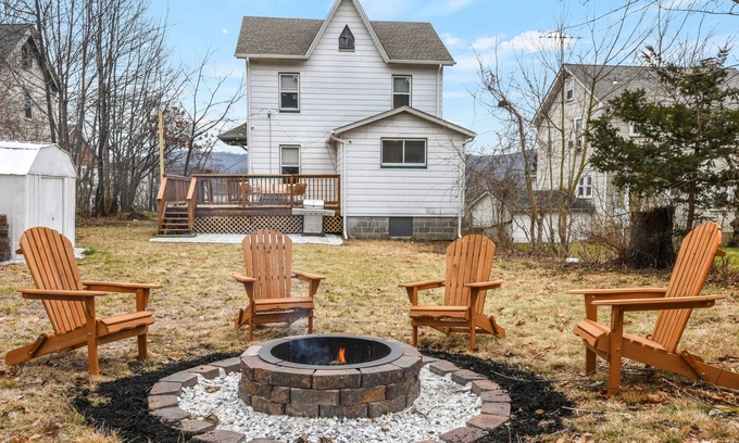 Highland Falls House | Cozy House 3 Blocks From West Pt