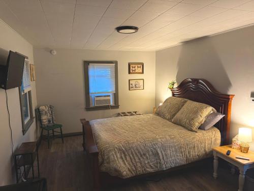 Keene Apartment | Cozy Keene Retreat - Walk To Downtown!