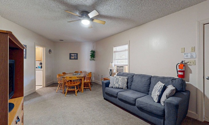 Lake Junaluska Apartment | Cozy Lake Junaluska retreat with pool, tennis, golf, and scenic outdoor activit