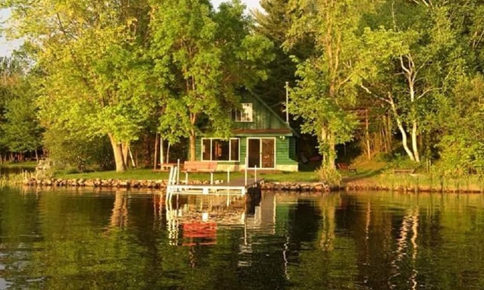 Comstock Cabin | Cozy Lakefront Cabin w/canoe, hammock, fire-pit & grill! Perfect group getaway