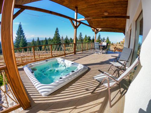 Calatele House | Cozy Living