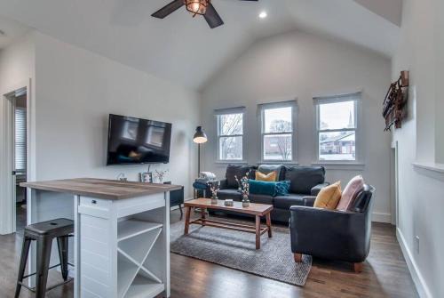 Historic Waverly Apartment | Cozy Loft - Steps to 12th South and Belmont
