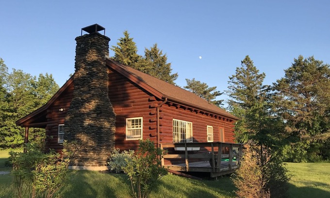 Clarendon Cabin | Cozy log cabin in the heart of the Green Mountains