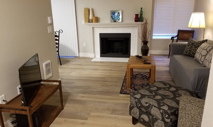 Puyallup Apartment | Cozy Lovely Rental Unit With Indoor Place Close to Restaurants/Mall/Fairgrounds