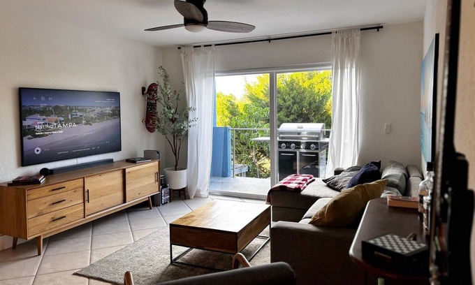 Hialeah Condo | Cozy Luxurious Condo with Harry Potter Room and Park Fun