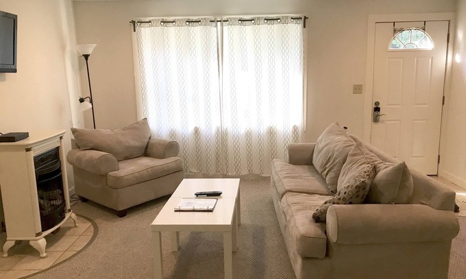 West Stockbridge Condo | Cozy Modern Berkshires Condo (mins from Kripalu, Tanglewood, Great Barr & Lenox)