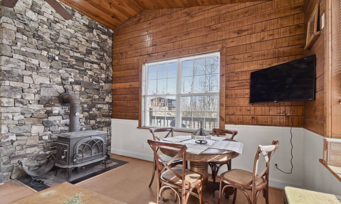 Hood Cabin | Cozy Mountain Cabin