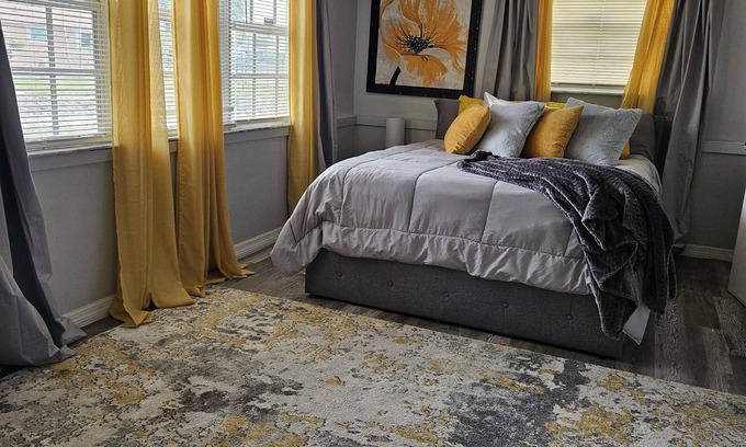 Riviera Beach House | Cozy Near The Beach is < 2 mi from the beach. Six beds. Sleeps 8 comfortably.