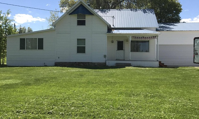 St. Charles House | cozy older home for rent very close to the north beach of Bear lake