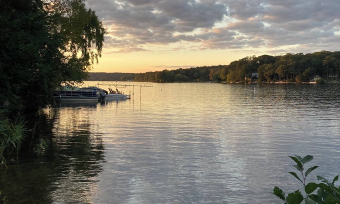 Coventry Lake House | Cozy private house on Coventry Lake .Large deck own beach
